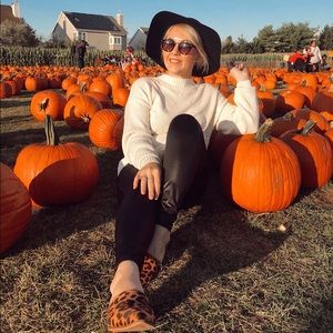 Meet your Posher, Kelly